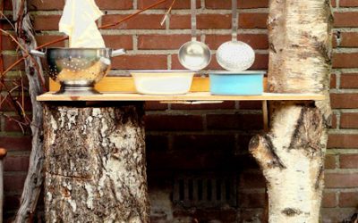 Buitenspeelkeuken: Maak een mud-pie kitchen voor in de tuin