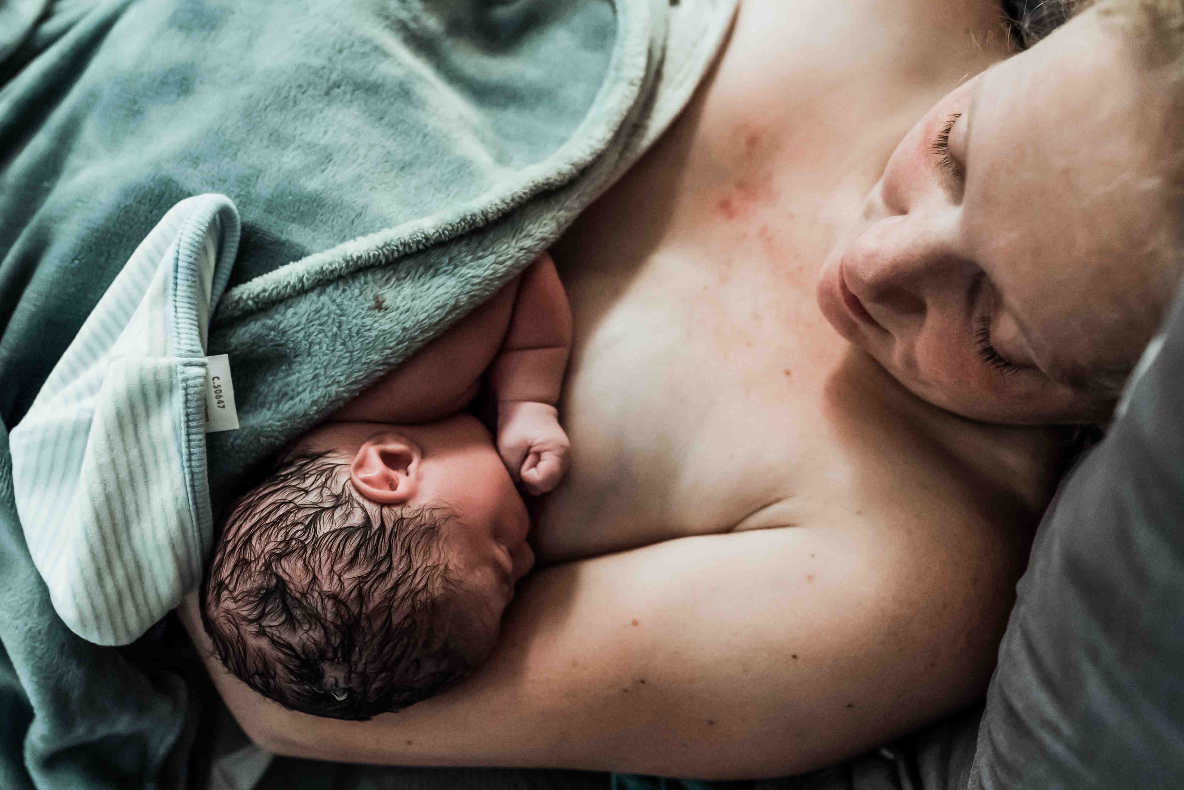 Bevallen Van Een Vijfde Met Een Supersnelle Geboorte Kiind