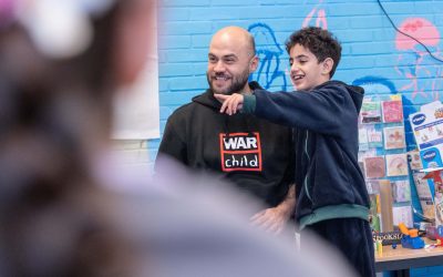 Opvoeden in een opvanglocatie. Hoe War Child ouders begeleidt